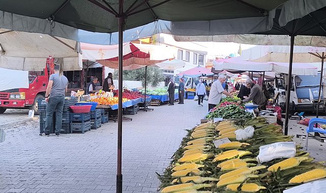 Vatandaşlar pazar fiyatlarından yakındı: 500 lirayla geliyoruz, iki günlük yiyeceği zor alıyoruz