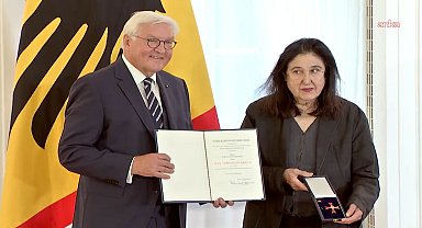 Yazar Emine Sevgi Özdamar’a Almanya’nın en yüksek devlet nişanı