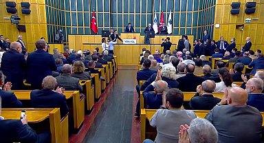 Yeni Yol Grup Toplantısı... Mahmut Arıkan: Biz enflasyonu; Mehmet Şimşek’in havalı tweetlerinde değil, milletin acı acı hissettiği çarşıda, pazarda, kasapta görüyoruz