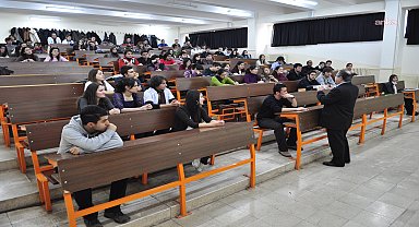 YÖK: Öğrenciler ve veliler, lisans eğitiminin 3 yıla indirilmesi çalışmalarından memnun