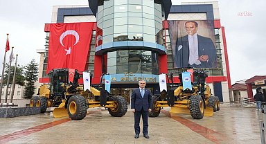 Yomra Belediyesi, araç filosuna 35 milyonluk liralık iki greyder ekledi