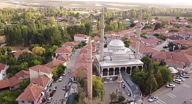 Yozgat’ta 533 yıllık cami: Minareleriyle üç dönemi yaşatıyor