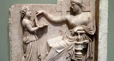 Antik Yunan heykelindeki “laptop” gizemi çözüldü: Gerçekte bir gölge kutusu