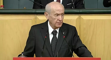 Bahçeli yine aynı kürsüde: Söz büyük, dert büyük, çözüm yok