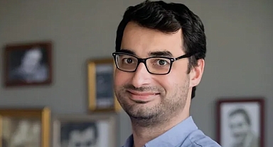 Gazeteci Barış Terkoğlu halkı yanıltıcı bilgiyi yayma suçlamasıyla gözaltına alındı