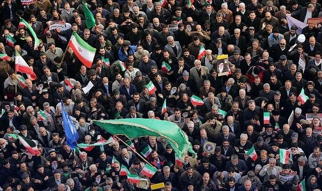 İran'da rejim karşıtı protestolar büyüyor, ilk can kaybı doğrulandı