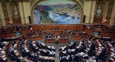 İsviçre, Maduro’nun İsviçre’deki tüm mal varlıklarını dondurdu