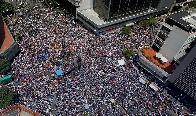 Venezuela’da Maduro’nun kaçırılmasına karşı protestolar sürüyor
