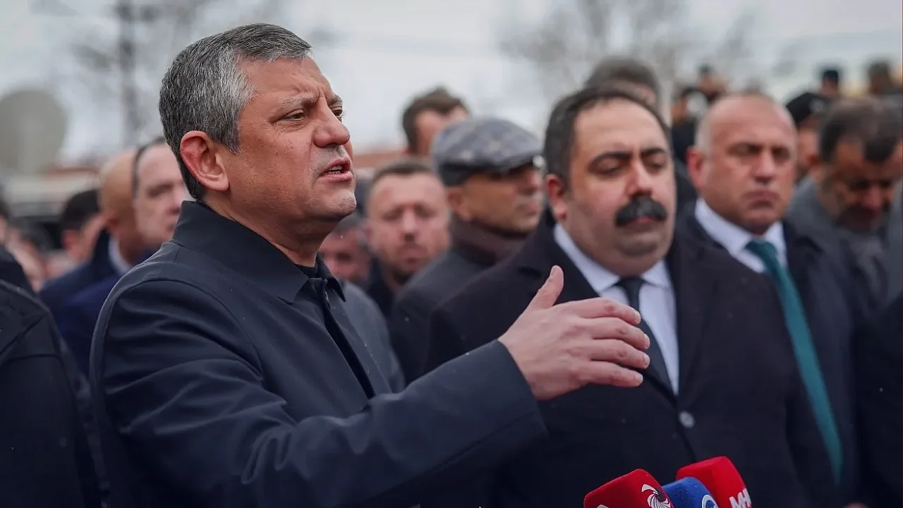 Özgür Özel: Siyaseti kavga için değil hizmet için yapıyoruz