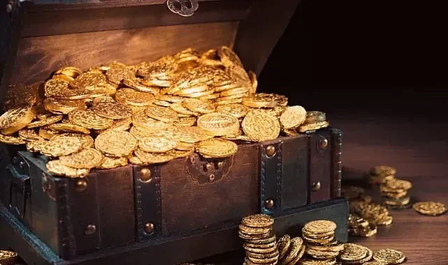 Turistler 5 kilo hazine altın buldu: Devlet 470 bin Euro ödül verecek